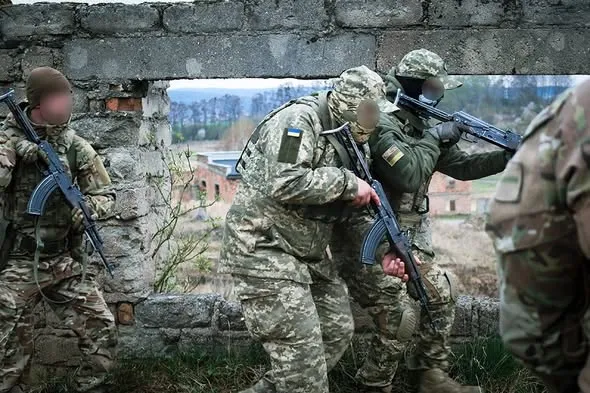 Підготовка ЗСУ у Польщі: від ремонту БТР VAB до штурму будівель