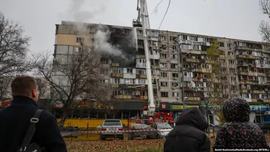 Nighttime Russian Attack on Vyshhorod: Fire in Residential Area, Emergency Response Headquarters Deployed