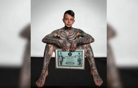 Татуювання у вигляді скелета. Українець побив рекорд легендарного Zombie Boy