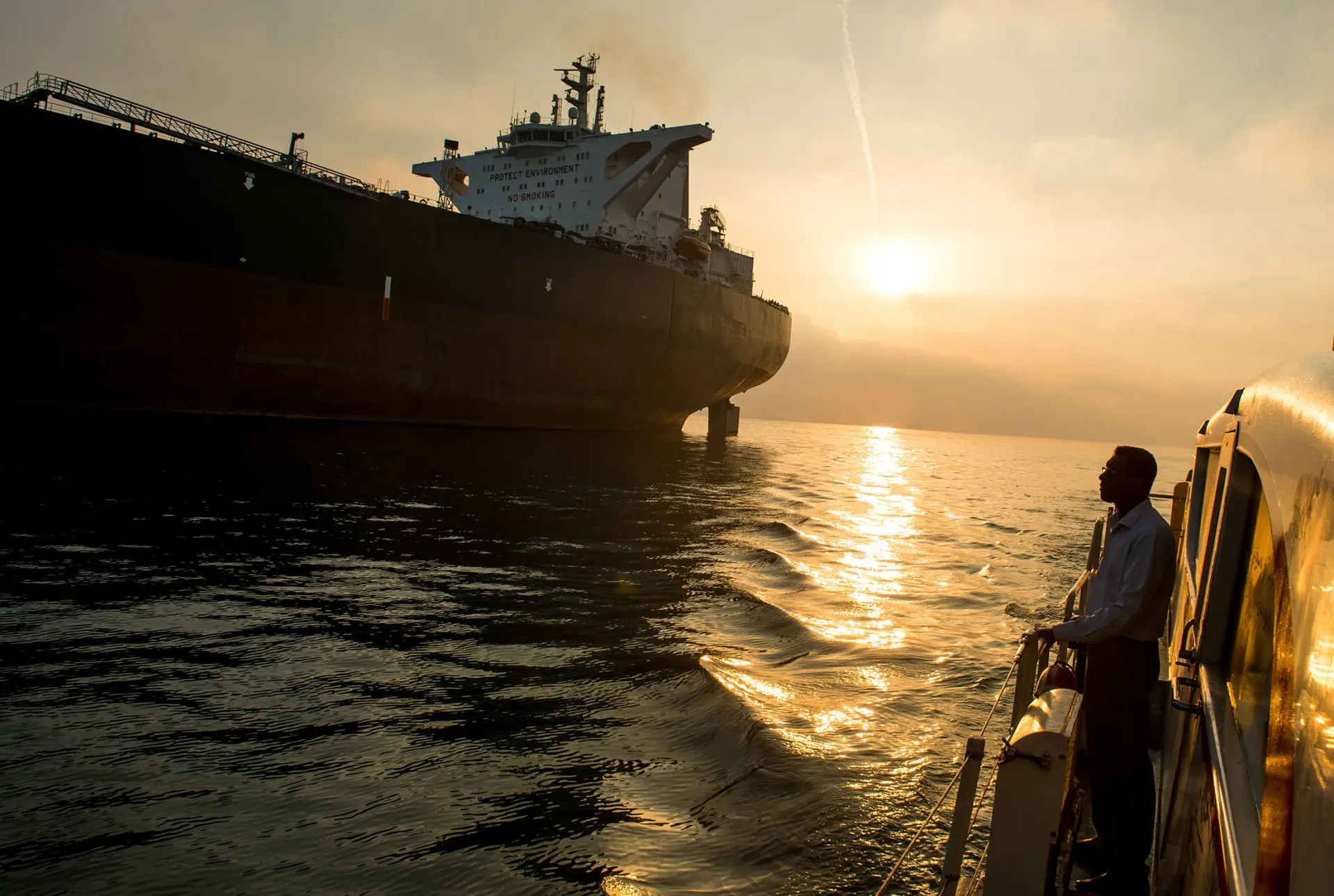 Iran could run out of oil storage capacity in three weeks