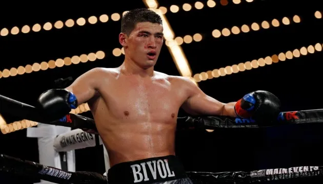 The WBO has banned the Russian boxer Bivol from defending his title due to the war against Ukraine