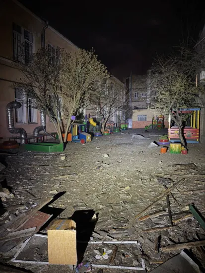 Росія атакувала дронами дитячий садок та житлові будівлі в Одесі, постраждали 18 людей