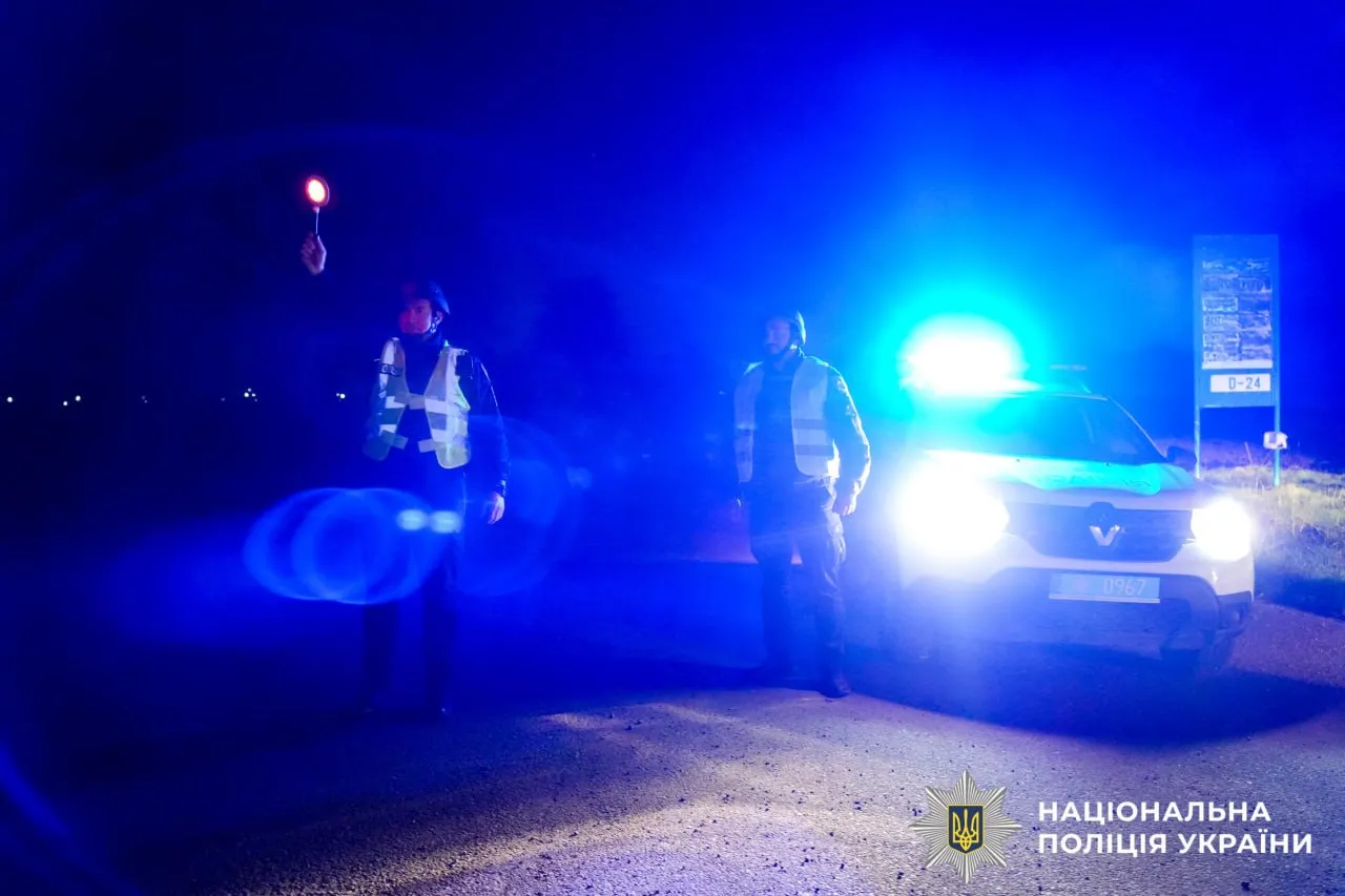 A man opened fire with an automatic weapon on TCC soldiers and police officers near Rivne: two people were injured