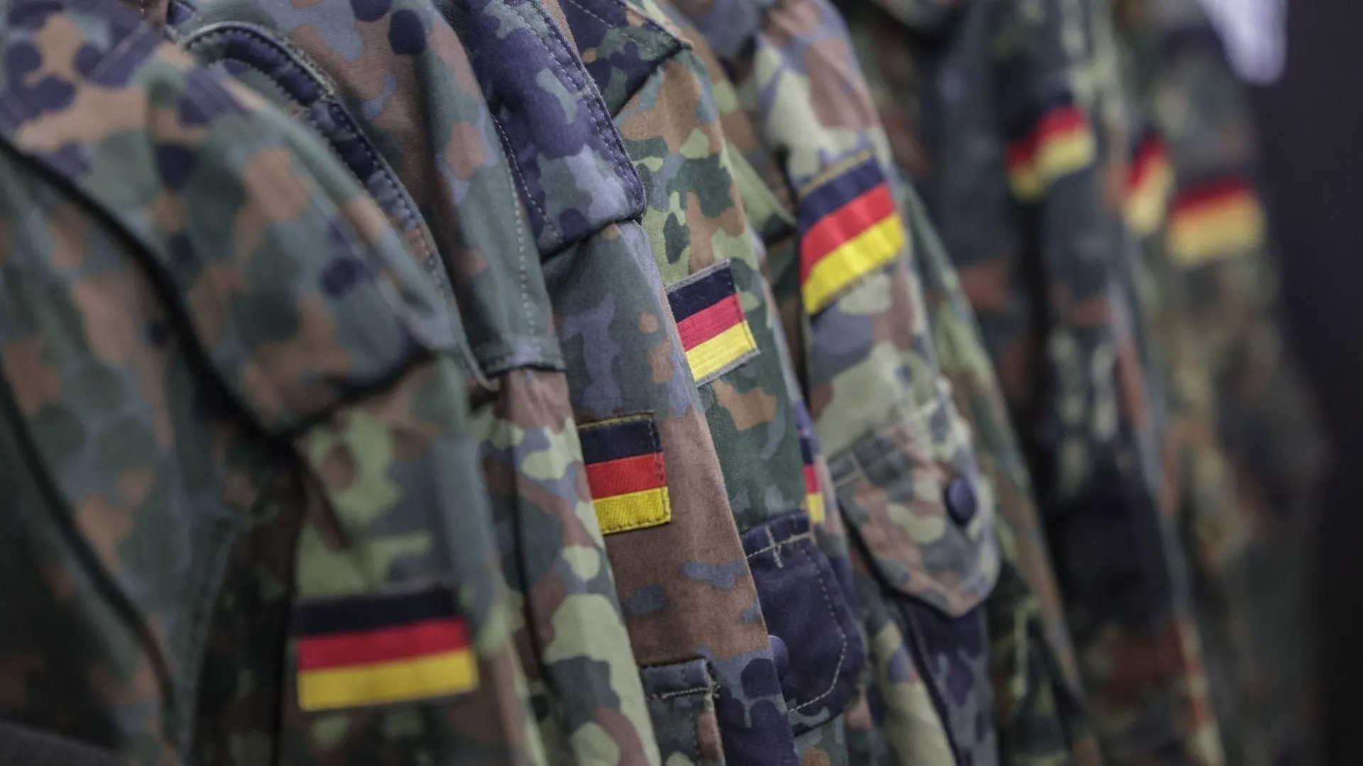 The Bundeswehr has sent out around 200,000 letters inviting 18-year-old Germans to join the armed forces