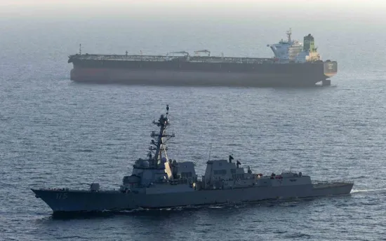 Дональд Трамп планує перекинути до Ормузької протоки 15 тисяч військових і близько 100 літаків