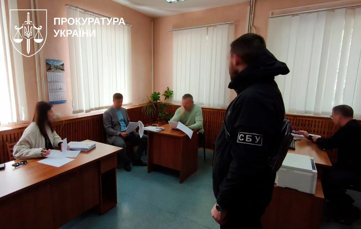 Посадовців вагонобудівного заводу підозрюють у заволодінні коштами Укрзалізниці