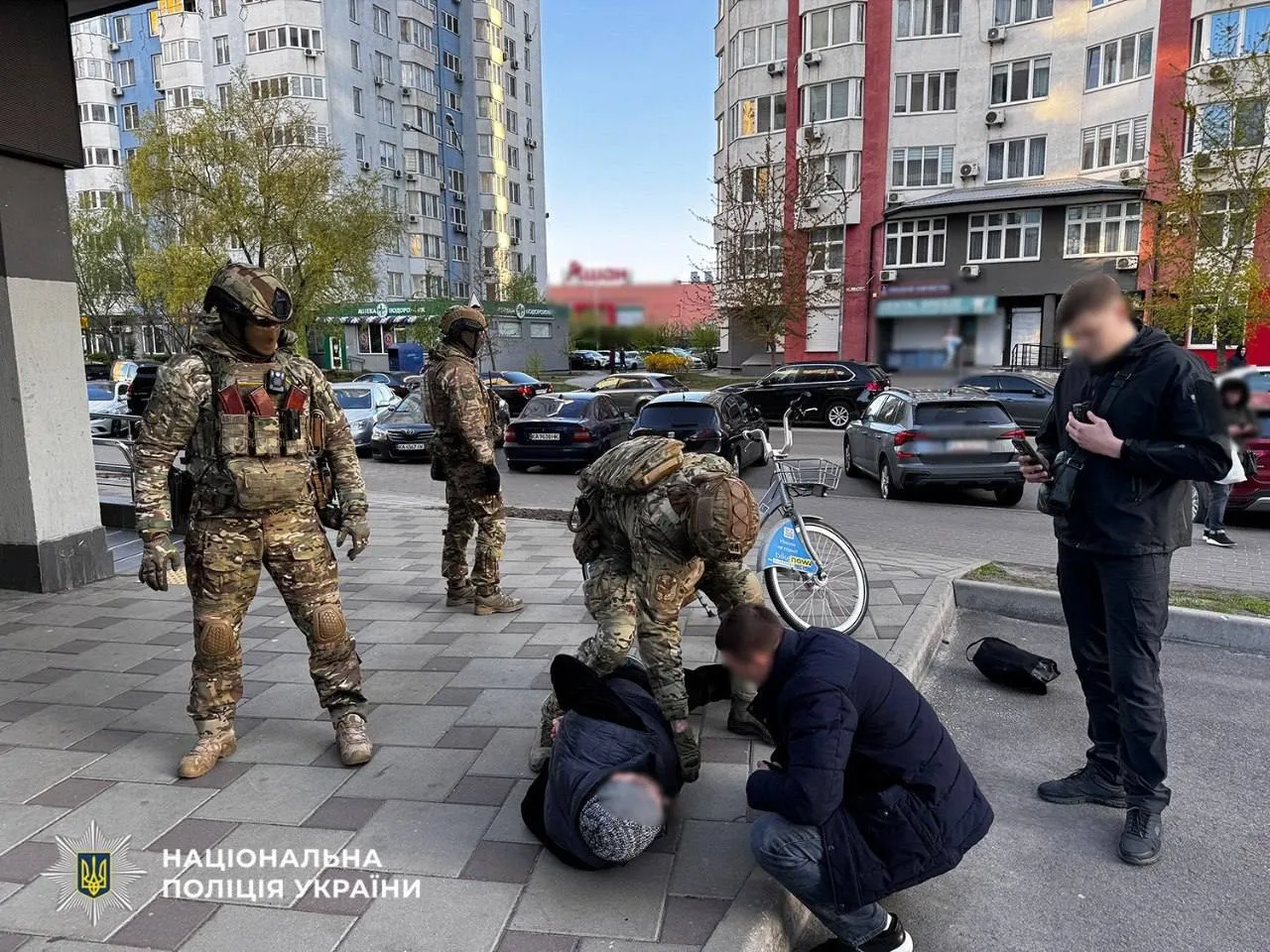 У Києві викрили схему незаконної легалізації іноземців, в тому числі росіян