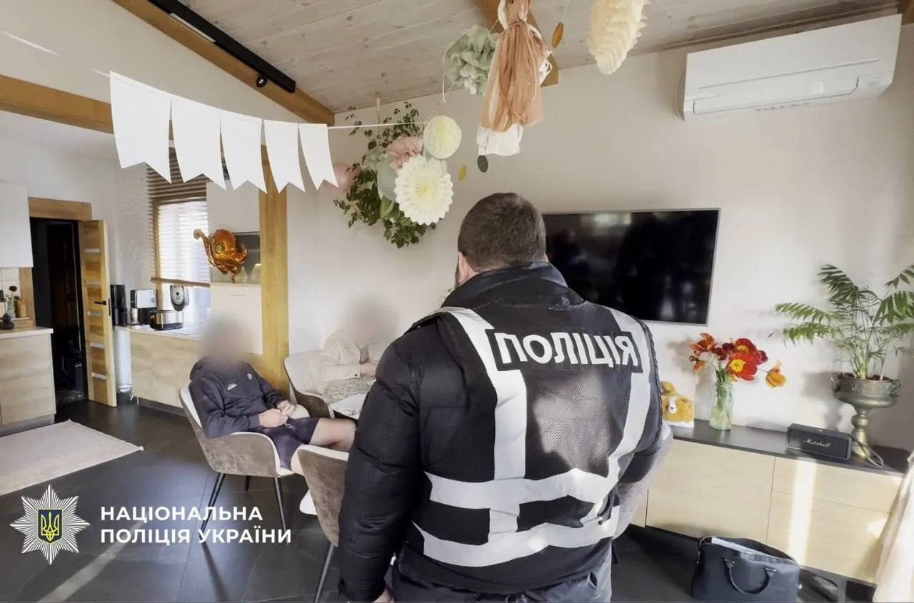 У Києві викрили схему незаконної легалізації іноземців, в тому числі росіян