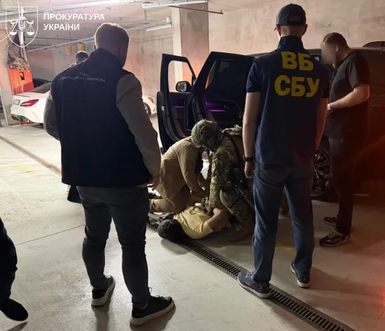 Працівника СБУ затримали за підозрою в отриманні 34 тисяч доларів хабаря