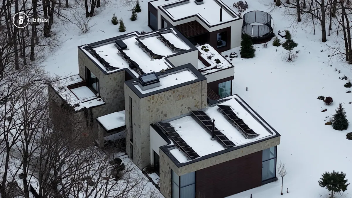 Following the ‘envelope’ scandal, ‘servant’ Negulevsky moved to an estate in Kozin