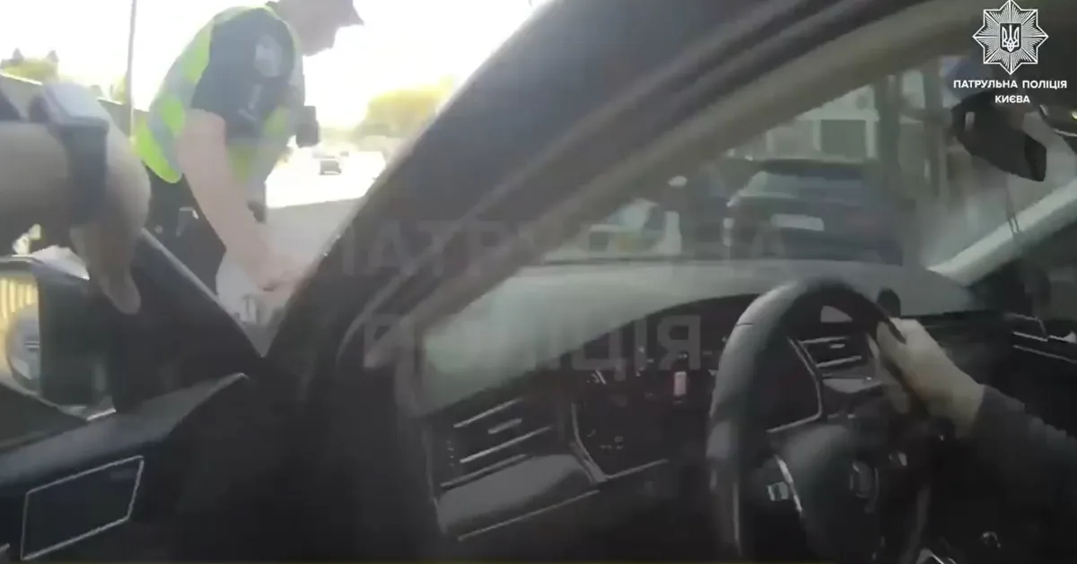 In Kyiv, a driver who appeared to be under the influence of alcohol fled from the police in his car and hit a pedestrian