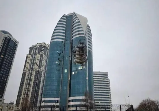 Удар дронів по Росії: горів порт у Темрюку, НПЗ у Сизрані та хмарочос у Грозному