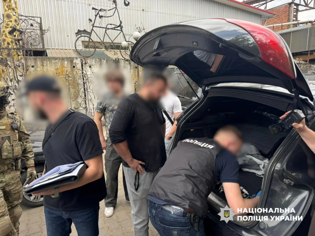 The National Police have uncovered a group of individuals who were ‘abducting’ soldiers from their units for $15,000