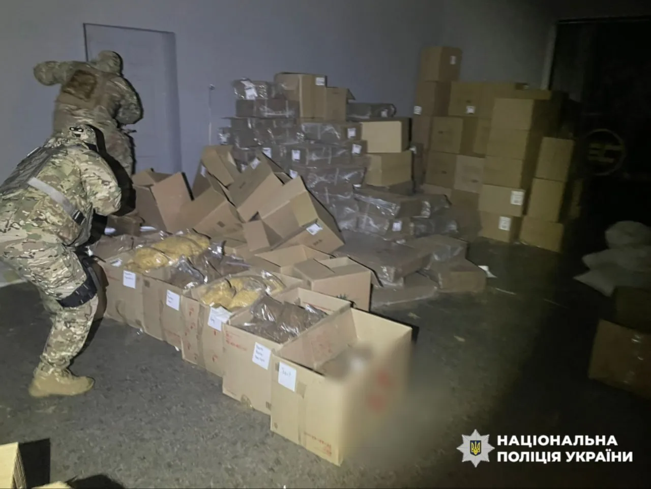В Одесі та на Тернопільщині викрили підпільне виробництво тютюнової продукції, організатори отримали підозри