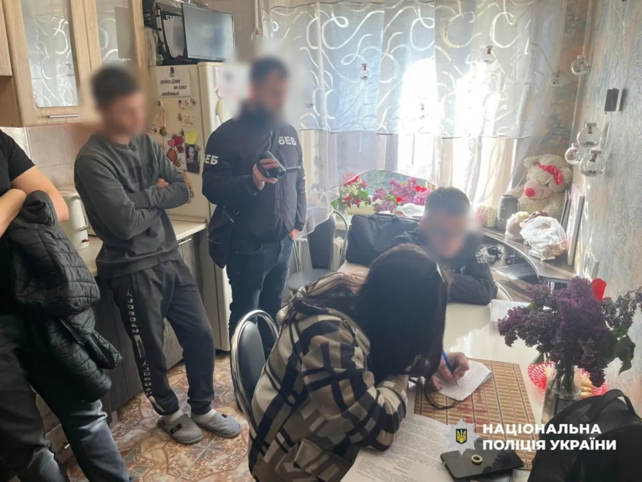 В Одесі та на Тернопільщині викрили підпільне виробництво тютюнової продукції, організатори отримали підозри