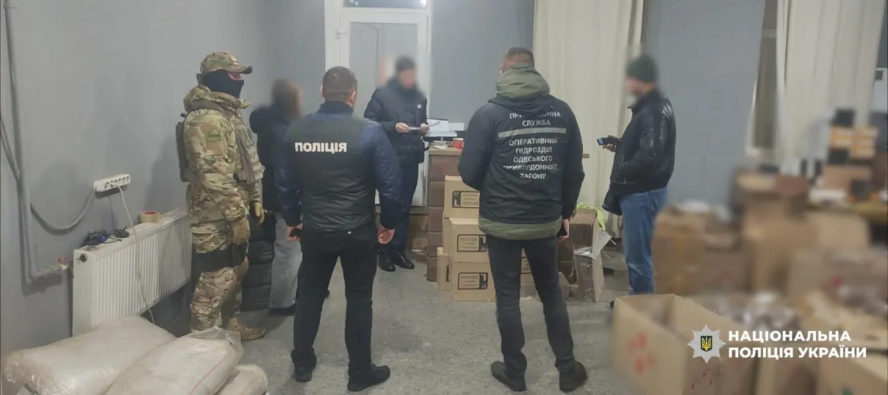 В Одесі та на Тернопільщині викрили підпільне виробництво тютюнової продукції, організатори отримали підозри