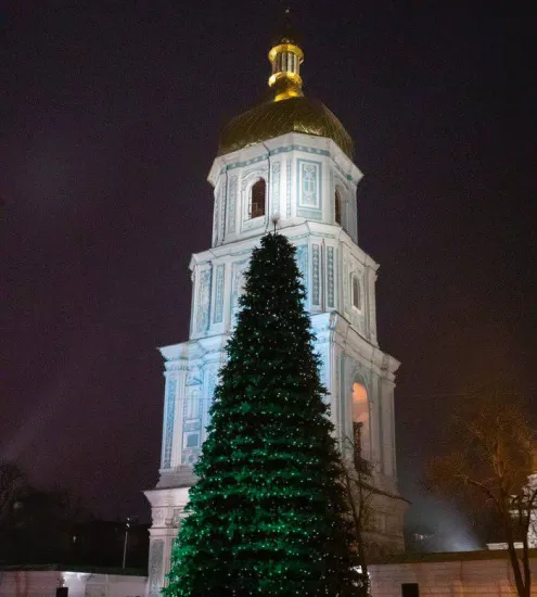 The main New Year trees lit up in Kyiv and Lviv