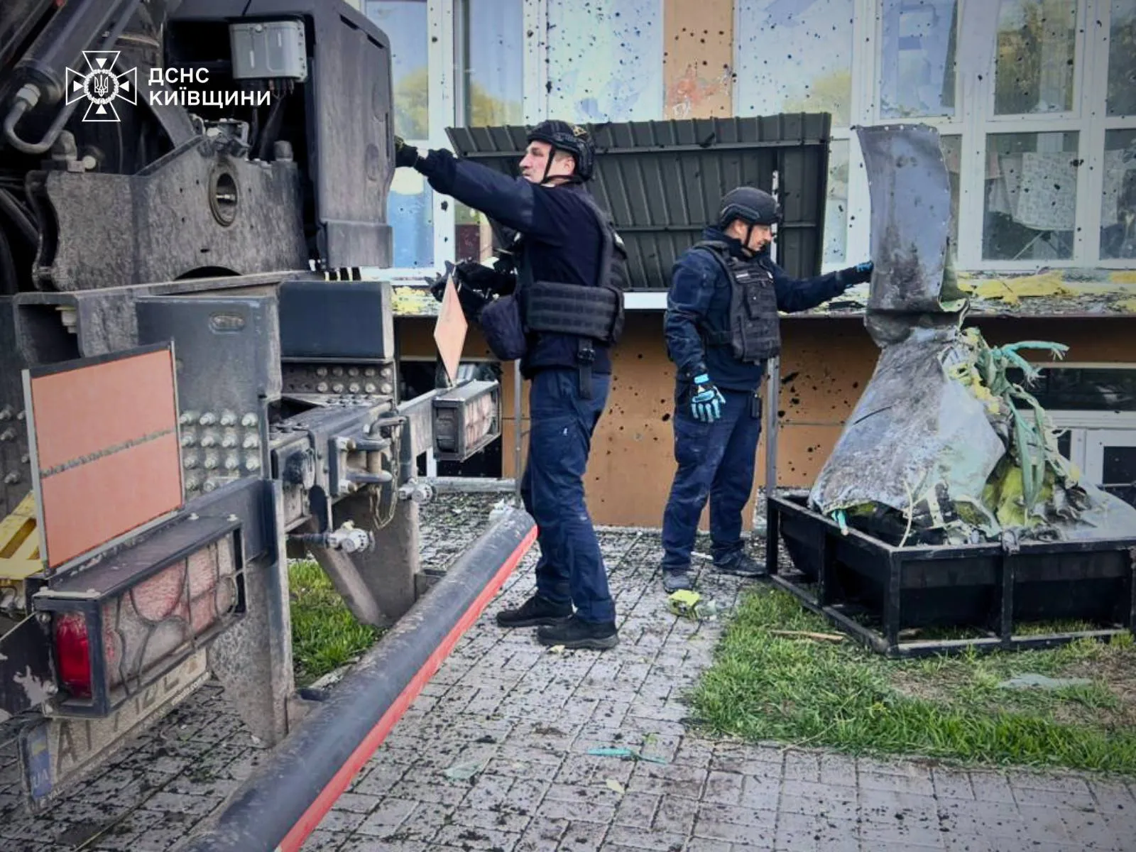 In Chabany, rescue workers recovered an entire warhead from a residential building (VIDEO)