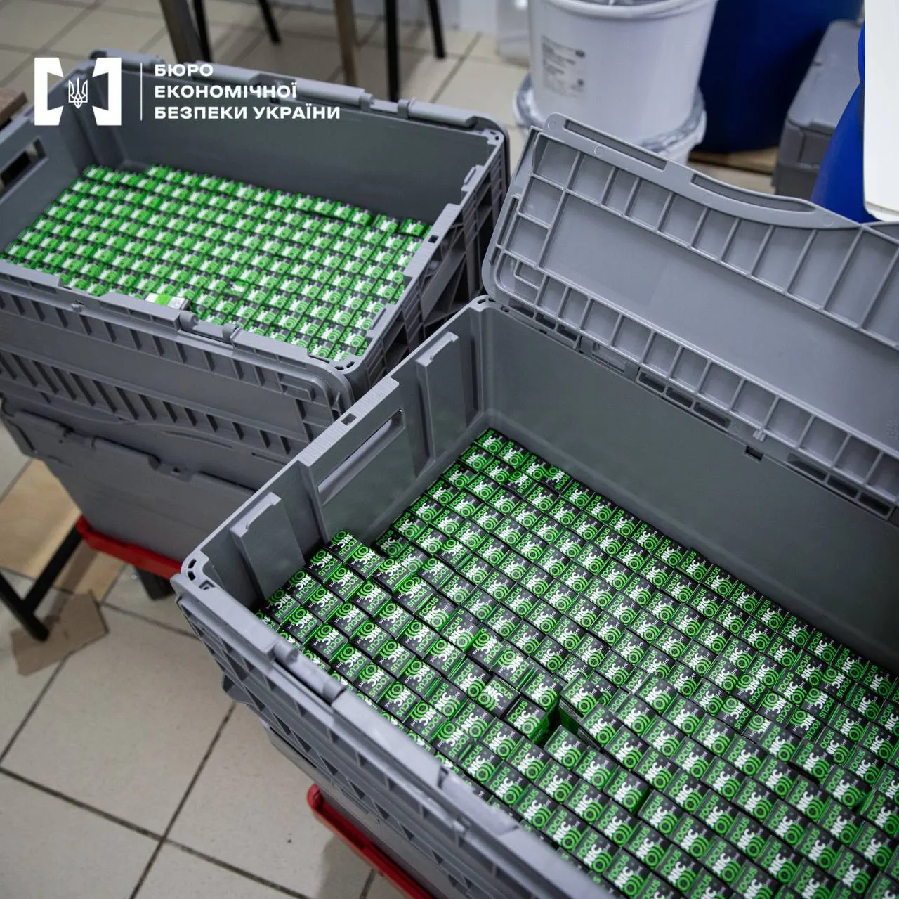 The National Police’s Special Operations Department carried out a large-scale operation against the black market for vapes, seizing goods worth 170 million hryvnias.