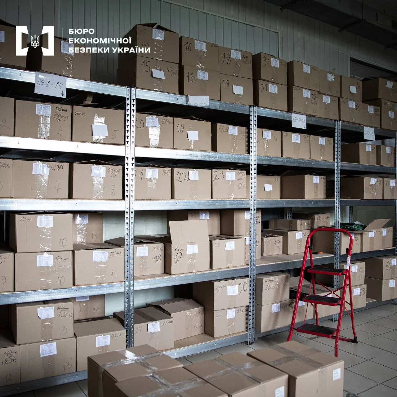 The National Police’s Special Operations Department carried out a large-scale operation against the black market for vapes, seizing goods worth 170 million hryvnias.