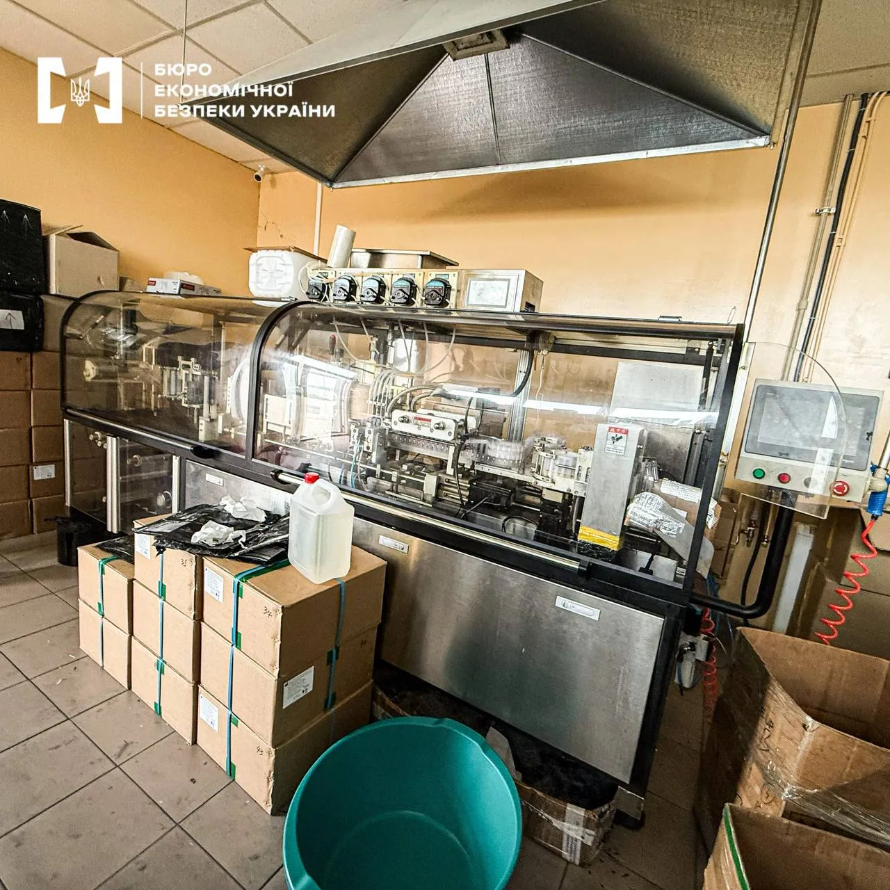 The National Police’s Special Operations Department carried out a large-scale operation against the black market for vapes, seizing goods worth 170 million hryvnias.