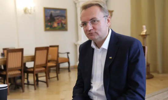 Мера Львова Андрія Садового облили невідомою рідиною на площі Ринок (оновлено)