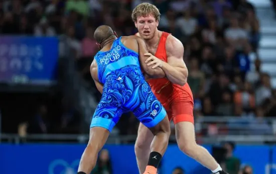 They will compete with their flag and national anthem. The International Wrestling Federation has lifted all sanctions against Russia and Belarus