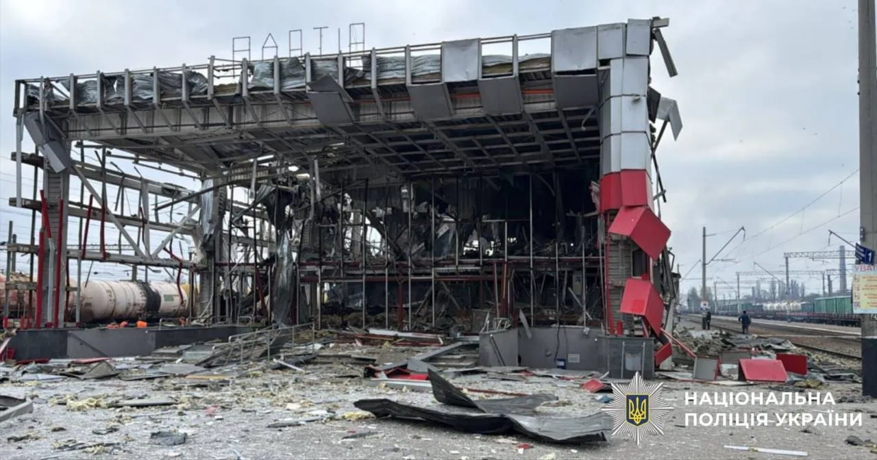 Ворог прицільно вдарив по залізничному вокзалу у Фастові: рух потягів обмежено