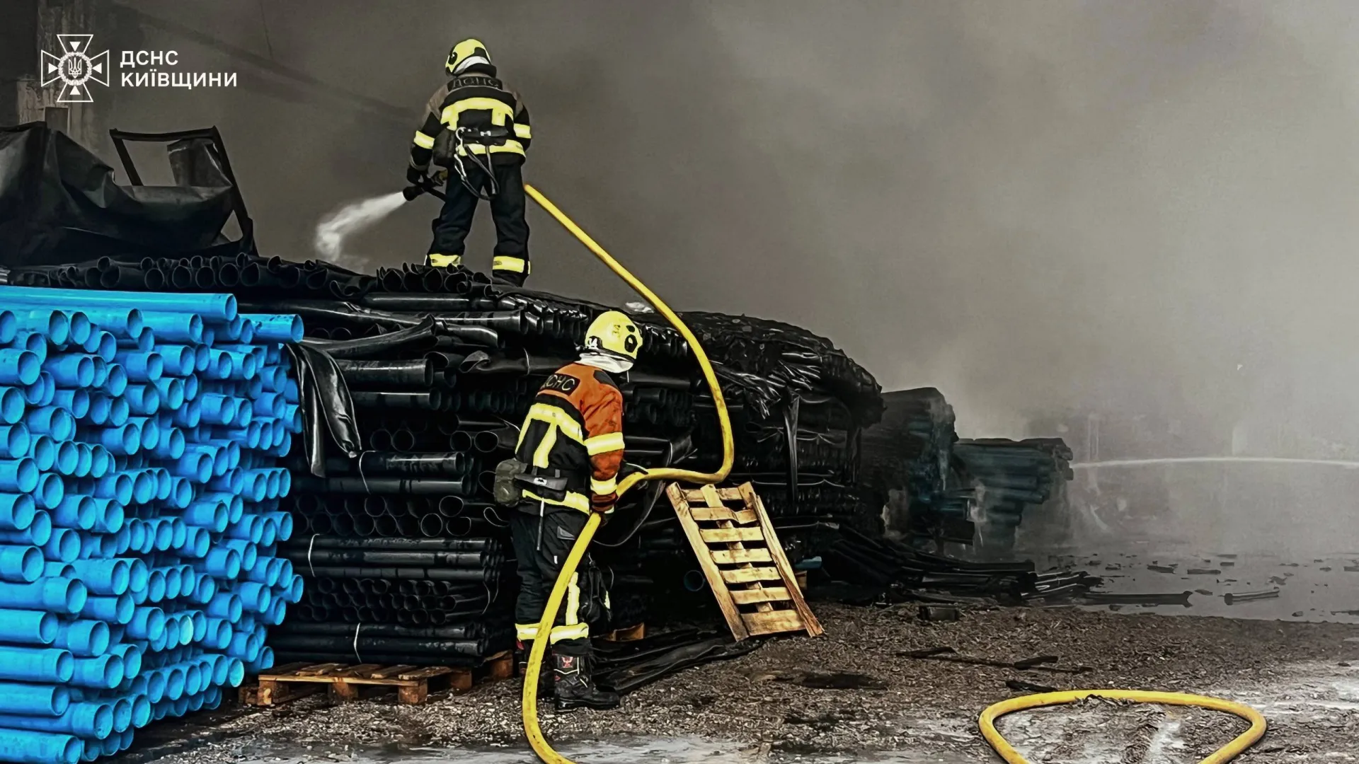 A major fire at a furniture factory in Irpin has been brought under control (VIDEO)