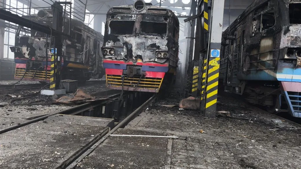 Massive shelling of Kyiv region: rescuers extinguish fires, fire train deployed in Fastiv