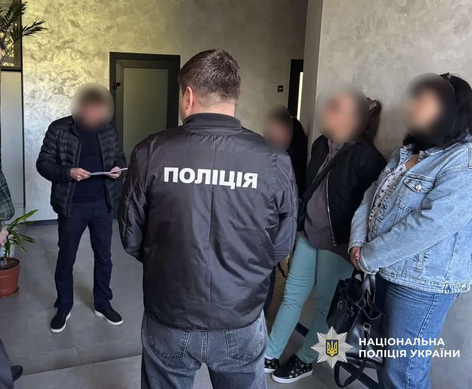 The National Police have uncovered a scheme to evade nearly 40 million hryvnias in taxes within a second-hand clothing chain