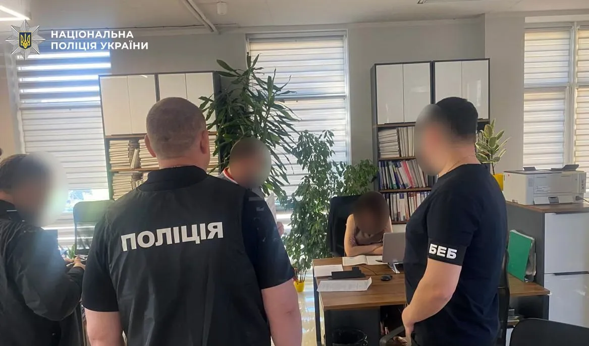 The National Police have uncovered a scheme to evade nearly 40 million hryvnias in taxes within a second-hand clothing chain