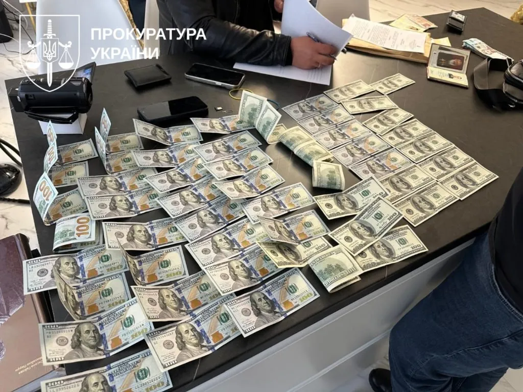 The SSU has uncovered a scheme involving the protection of porn offices in three regions