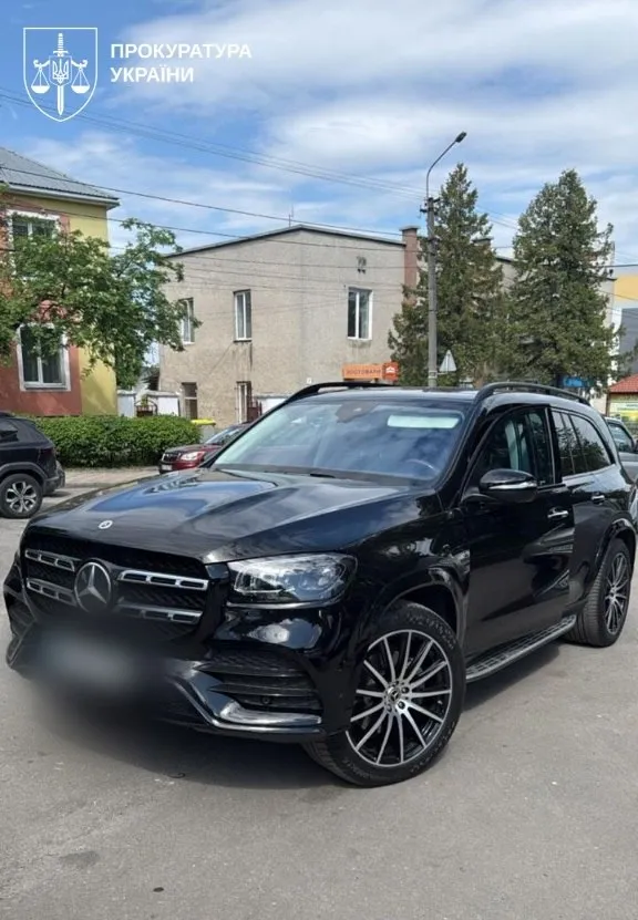 Luxury cars, weapons and over 22 million hryvnias in cash have been seized from National Police officials