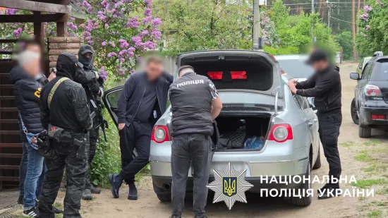 A group of suspects has been caught in Transcarpathia attempting to seize a foreign woman’s property worth over 21 million hryvnias
