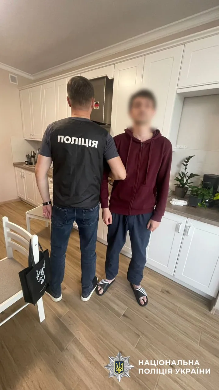 A group of suspects has been caught in Transcarpathia attempting to seize a foreign woman’s property worth over 21 million hryvnias