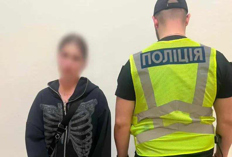 In Kyiv, a woman struck a soldier on the head with a bottle after he made a comment — police