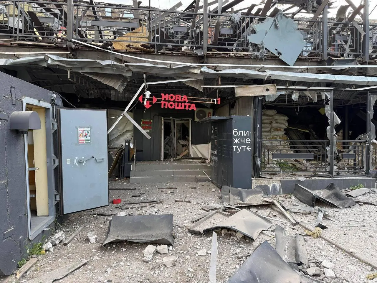 Russian forces dropped five FAB-250 bombs on Kramatorsk; there are casualties