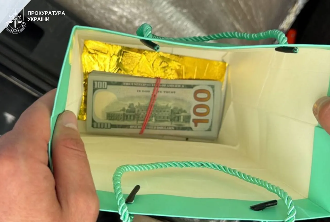 The State Bureau of Investigation has exposed a lawyer for demanding $9,000 to have a case involving a special forces soldier closed and to have him removed from the wanted list  