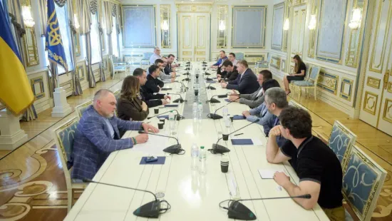 "Гаряча фаза" війни може закінчитися до кінця 2026 року: деталі зустрічі Зеленського зі "слугами народу"