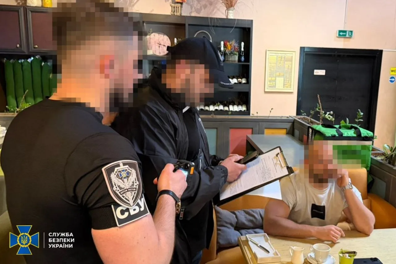 ДБР викрило двох працівників БЕБ на хабарі (оновлено)