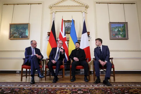 Zelensky arrives in Britain, met by Zaluzhny — meeting with Macron and Merz to begin in London