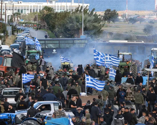 Farmers' protests in Greece reach Crete airport: air traffic disrupted