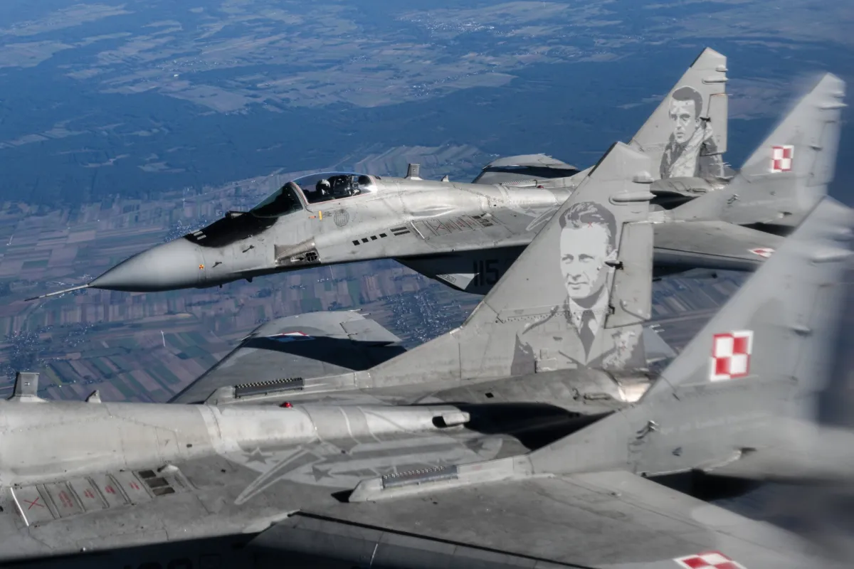 Польща тимчасово обмежить польоти біля кордонів з Україною та Білоруссю