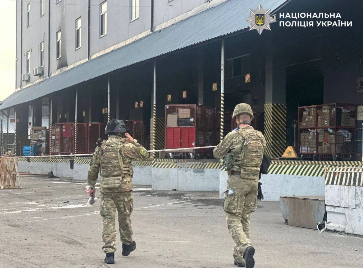 Кваліфіковано як теракт. На поштовому терміналі в Оболонському районі Києва стався вибух