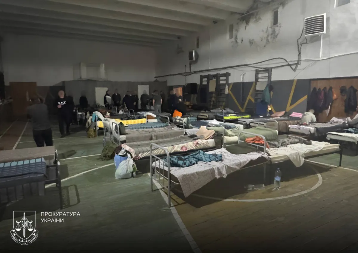 На Закарпатті трьом посадовцям ТЦК повідомили про підозру через незаконне утримання людей та жорстоке поводження