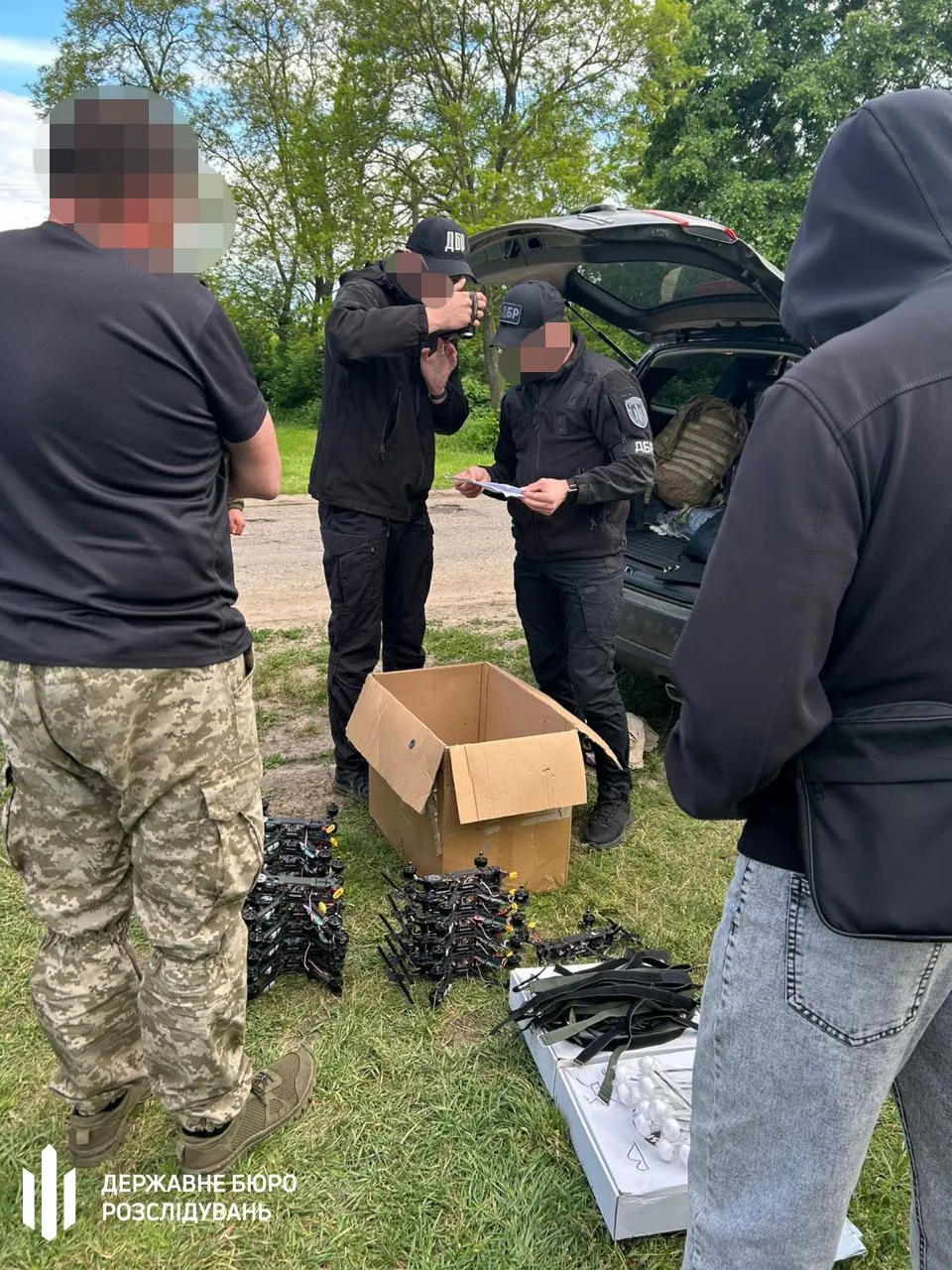 На Донеччині затримали військовослужбовця за підозрою у продажу дронів свого підрозділу (ВІДЕО)