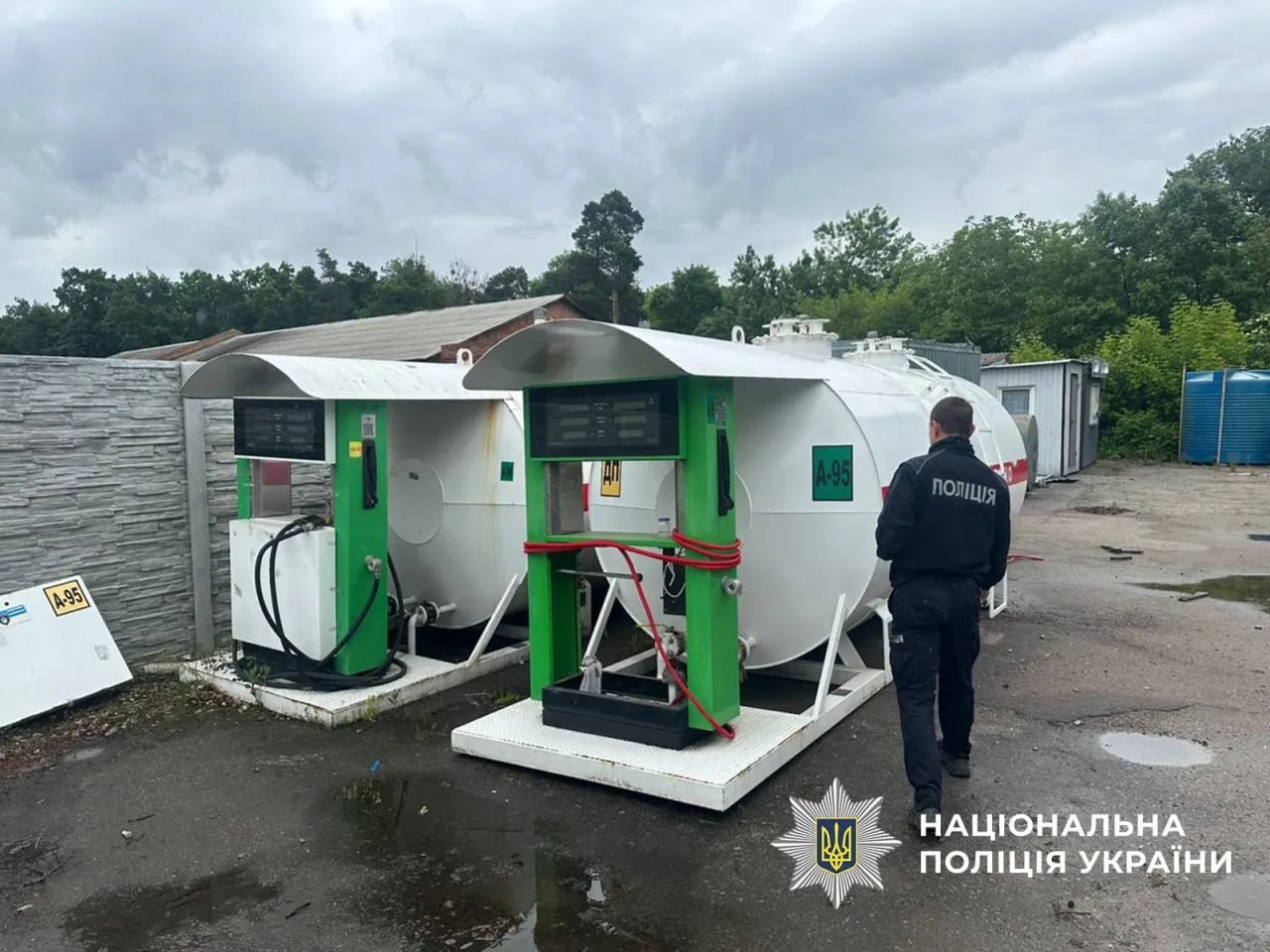 На Київщині викрили масштабну схему виробництва та збуту фальсифікованого пального
