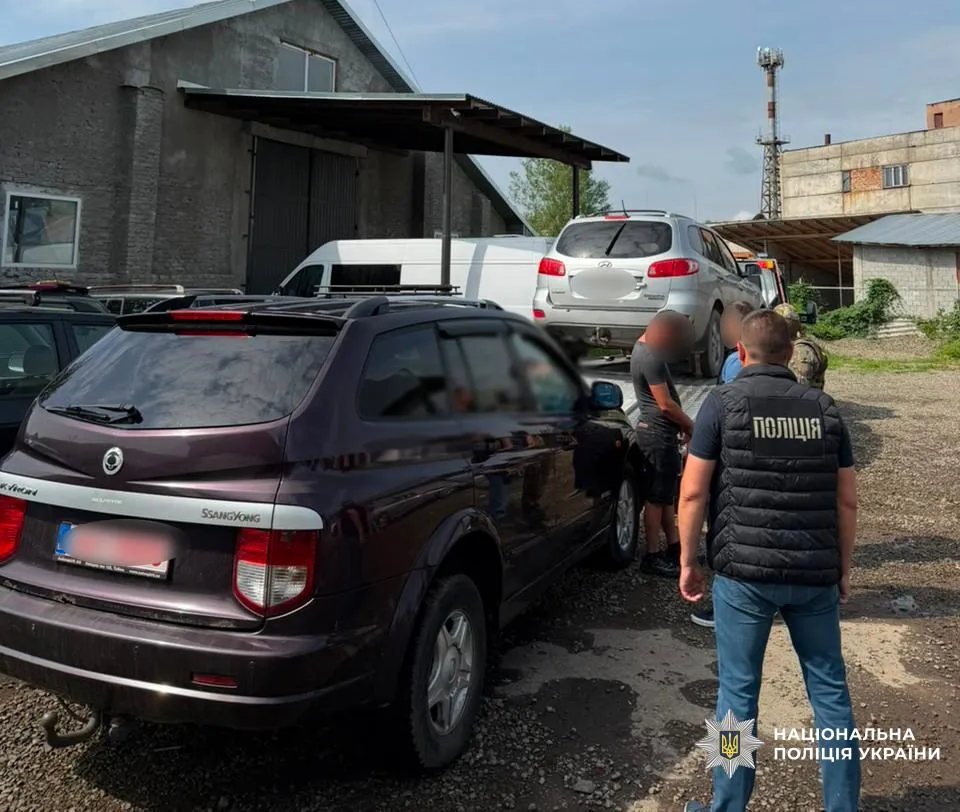 An entrepreneur has been arrested in Zakarpattia on suspicion of selling cars imported for the Ukrainian Armed Forces as humanitarian aid