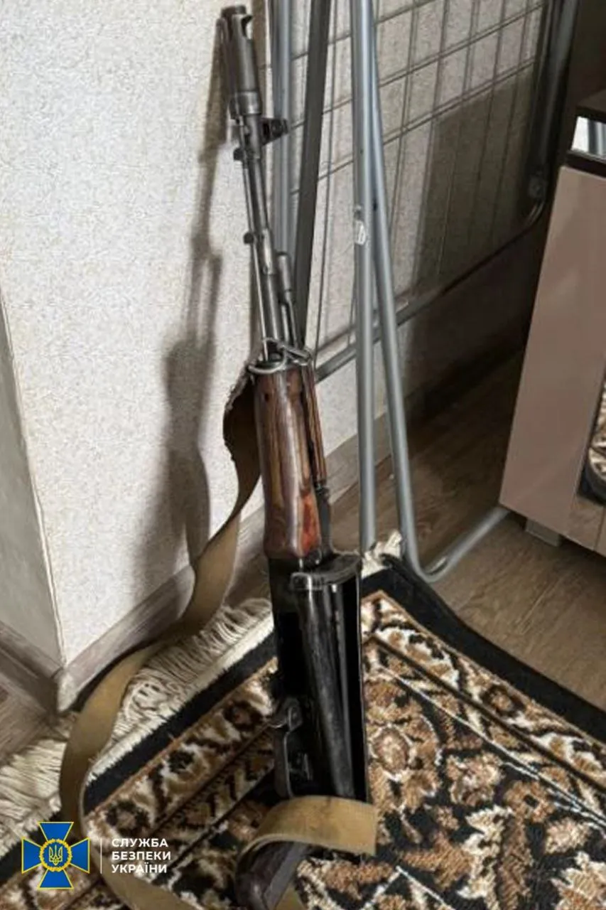 СБУ і Нацполіція затримали дев’ятьох ділків що торгували трофейною зброєю з фронту